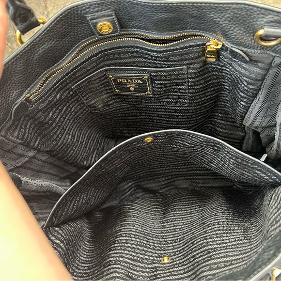 Prada Vitello Daino Zippy Shopping Bag Nero, 17.5” x 13.5” x 6” - Picture 10 of 16